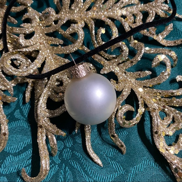 🎄New Christmas Bulb Earrings & Necklace Set - Picture 3 of 8